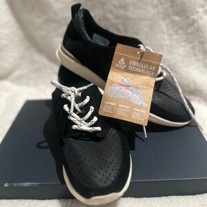 NEW: Reef Rover Low LX Swellular Tech Black Perforated Sneaker